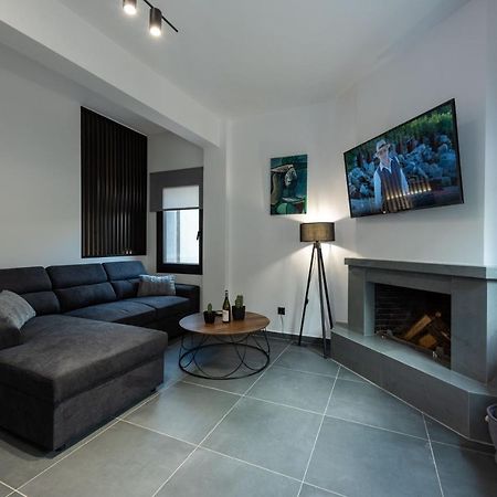 Frourio Lodge Α2 Larissa Buitenkant foto